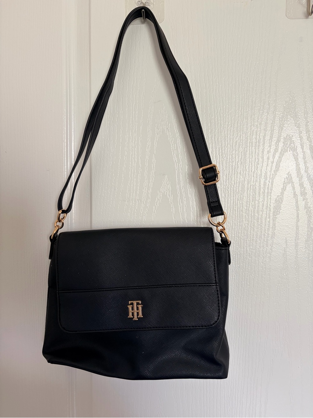 Tommy Hilfiger Camilla ll sling bag, Dark Navy/ Black Crossbody w/ Gold Hardware - Picture 2 of 7